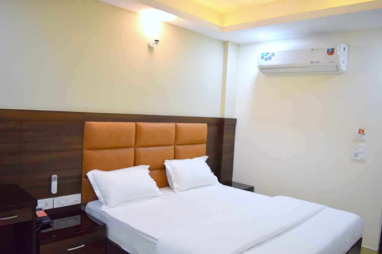 Hotel Tara Palace Redfort New Delhi Exterior foto