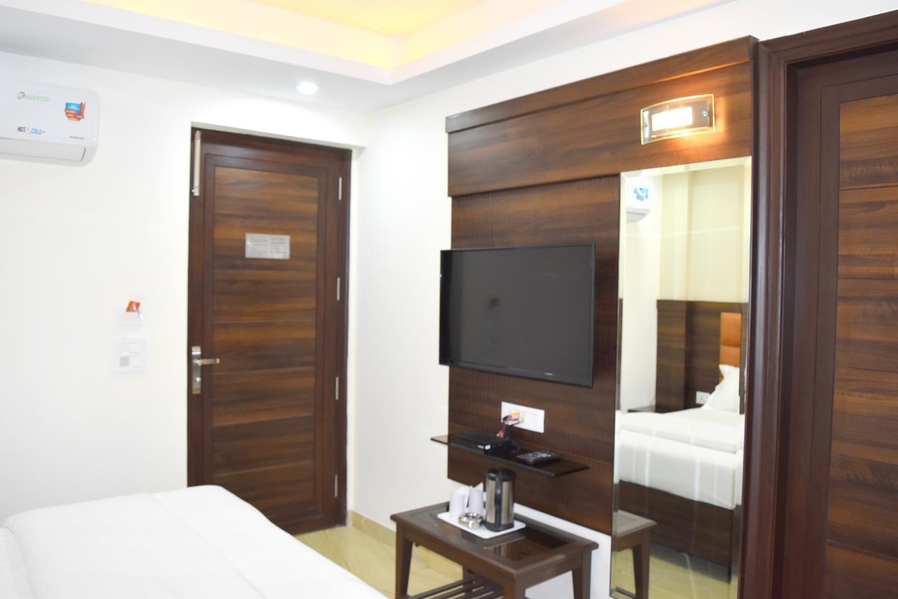 Hotel Tara Palace Redfort New Delhi Exterior foto
