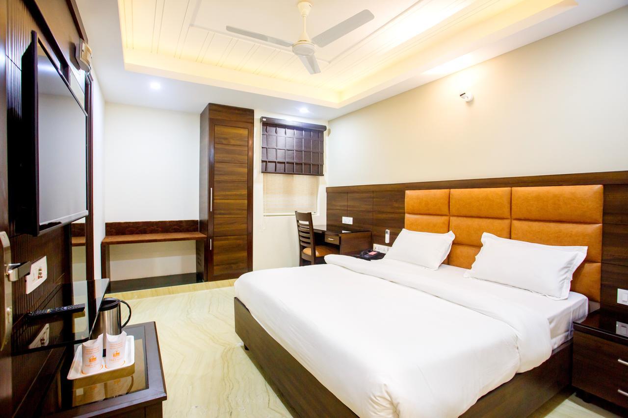 Hotel Tara Palace Redfort New Delhi Exterior foto