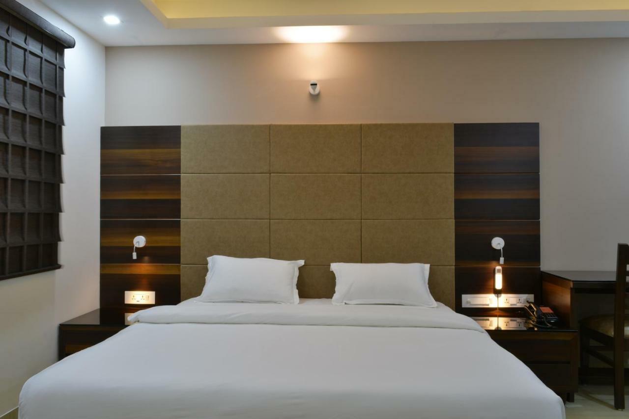 Hotel Tara Palace Redfort New Delhi Exterior foto